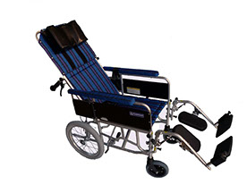 リクライニング車椅子